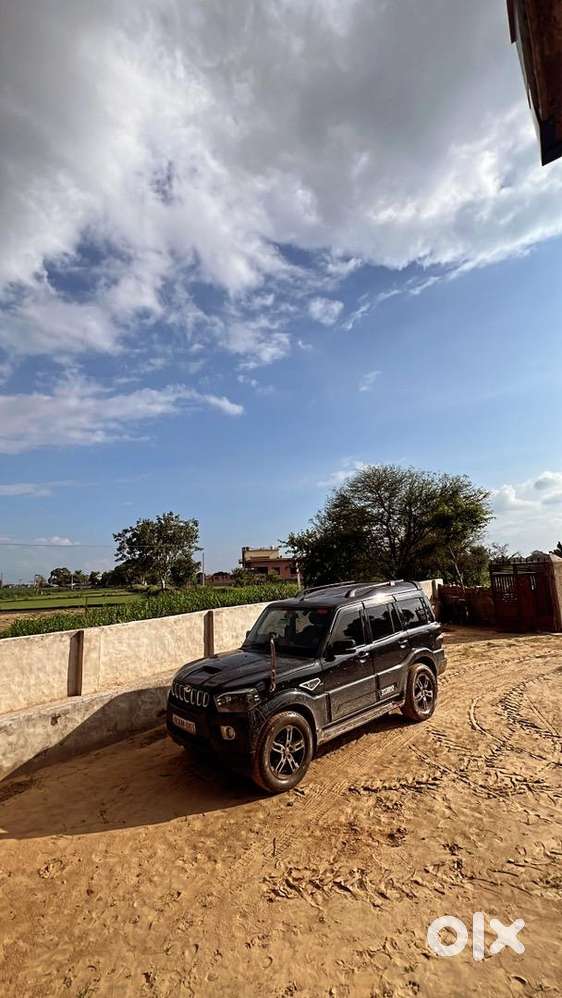 Mahindra Scorpio 2022 Diesel Well Maintained