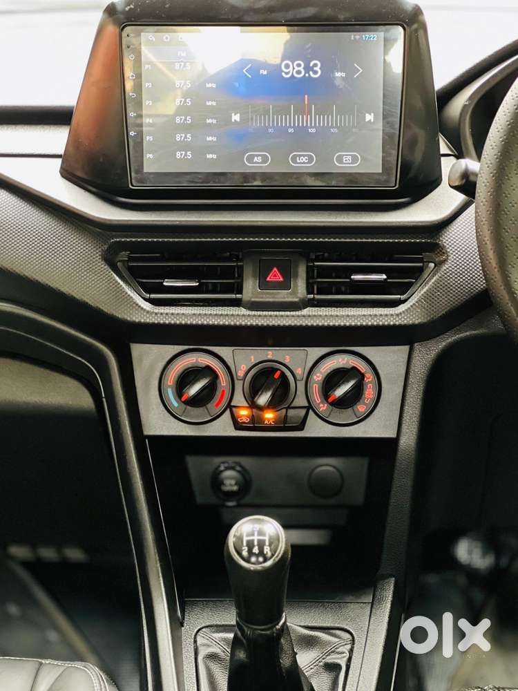 Maruti Suzuki Brezza 1.5 Lxi Cng, 2024, Cng & Hybrids