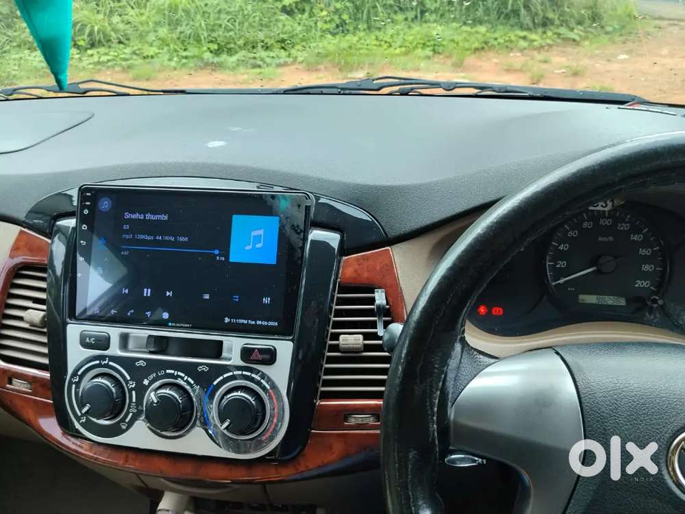 Toyota Innova 2015 Diesel 98500 Km Driven,original Kerala