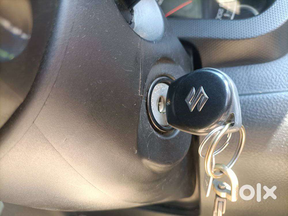 Maruti Suzuki Swift Vxi Optional, 2017, Petrol