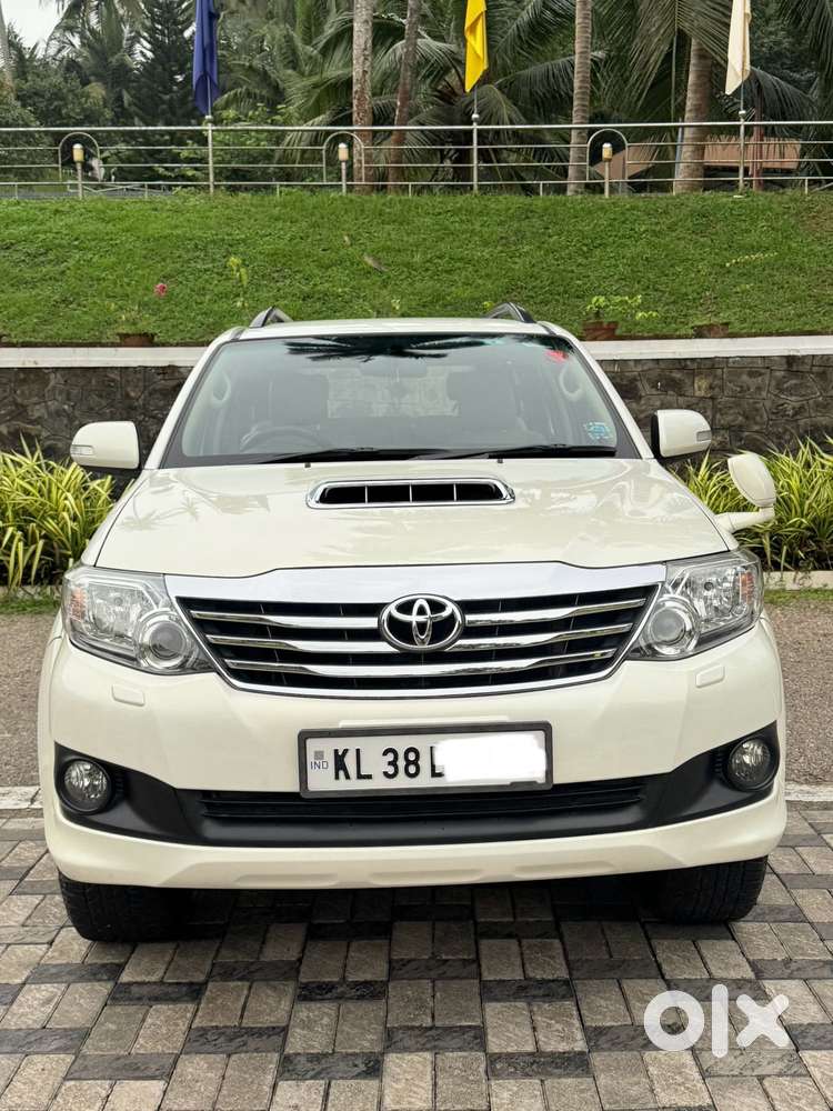 Toyota Fortuner 4x2 Manual, 2014, Diesel