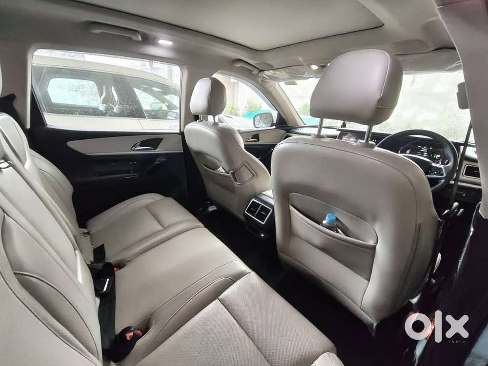 Mahindra Xuv700 2.2 Ax 7 Diesel At Luxury Pack Str Awd, 2022, Diesel