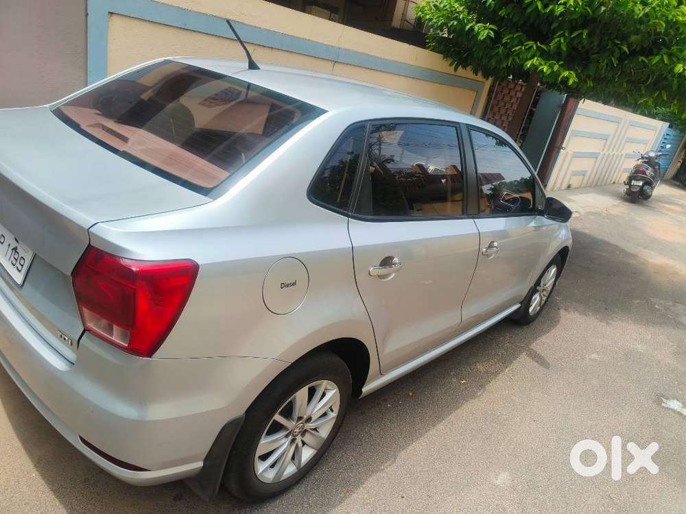 Volkswagen Ameo - Silver