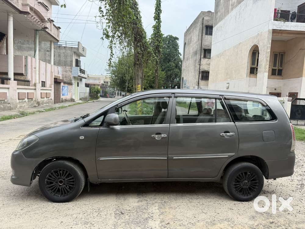 Toyota Innova 2.5 G4 Diesel 8-seater, 2010, Diesel