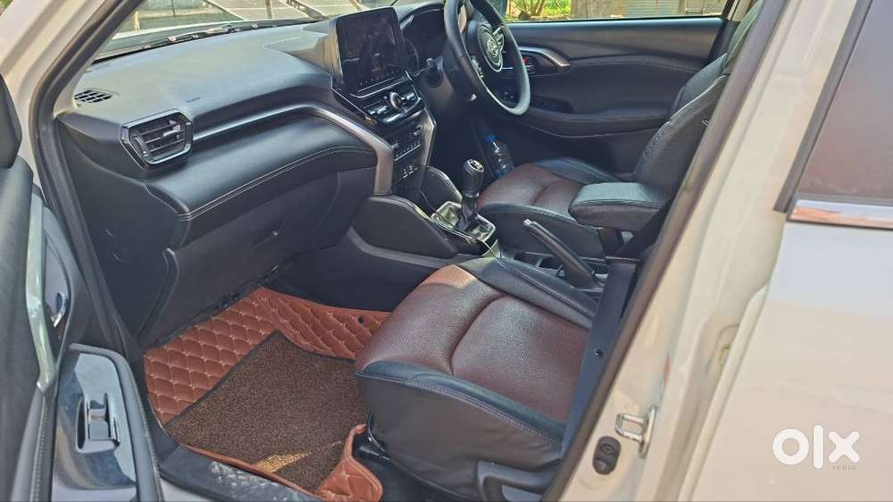 Toyota Hyryder