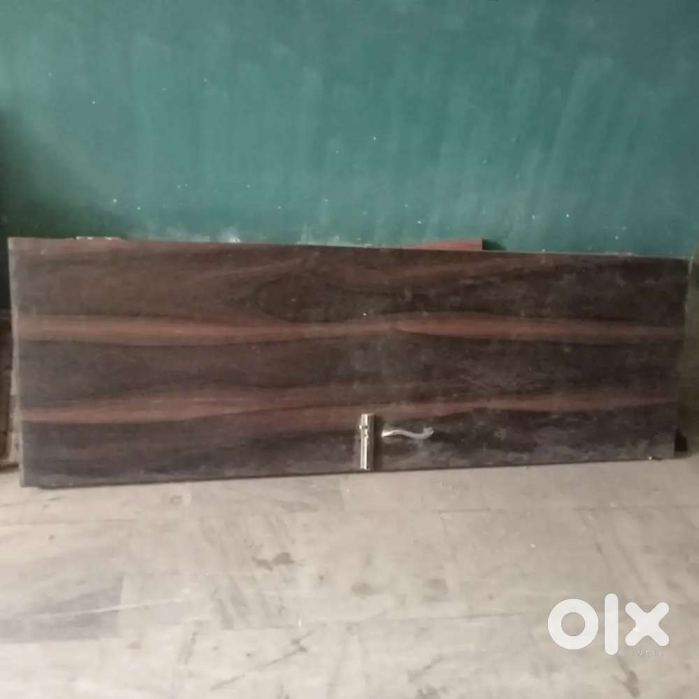 Selling door