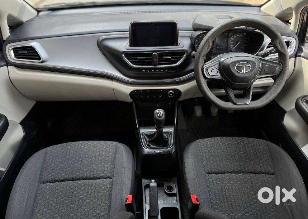Tata Altroz 1.2 Xm Plus, 2023, Petrol