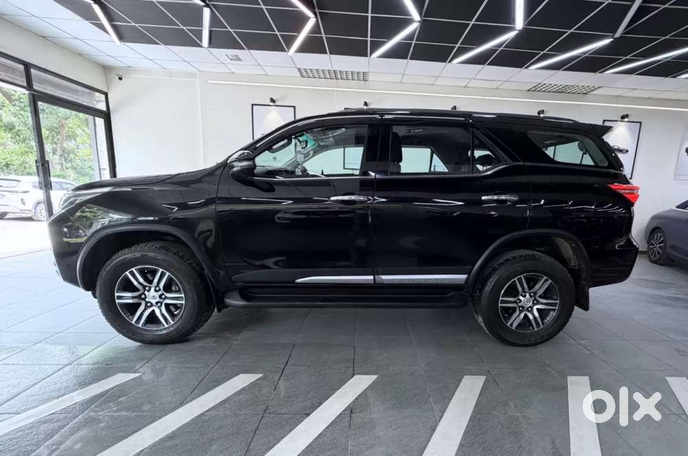Toyota Fortuner 4x2 At 2.7 Petrol, 2022, Petrol