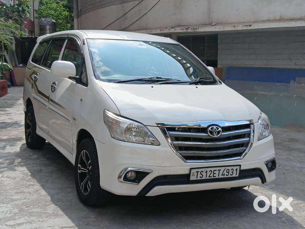 Toyota Innova 2.5 G (diesel) 8 Seater, 2015, Diesel
