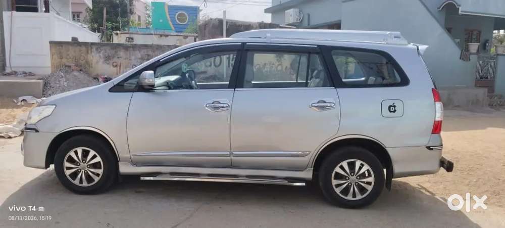 Toyota Innova 2.5 V 2015