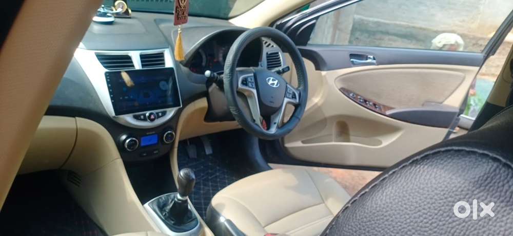 Hyundai Fluidic Verna 2011