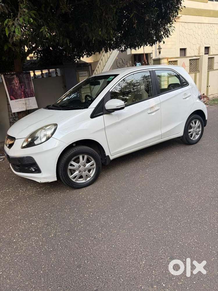 Honda Brio Vx I-vtec Mt 2016  1st Owner  72,880km  Well Maintained