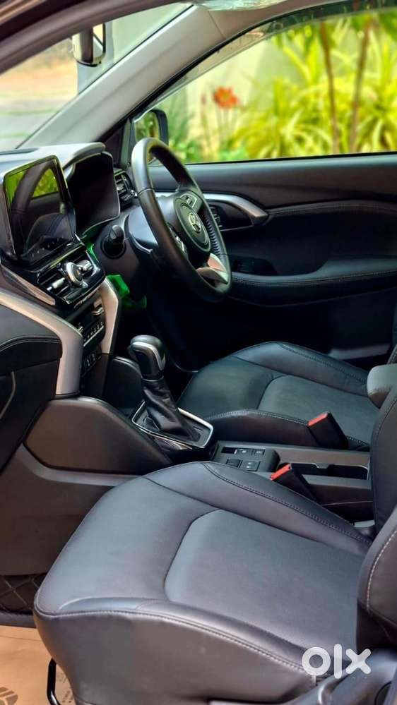 Toyota Urban Cruiser Hyryder 1.5 V Neo Drive At, 2025, Petrol