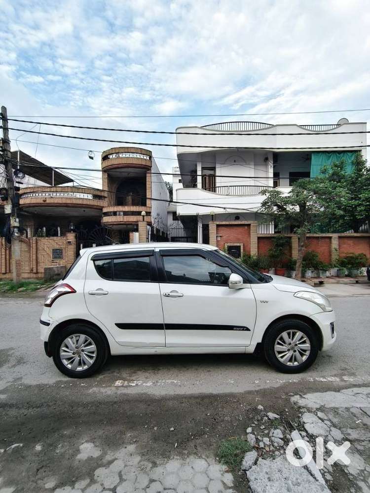 Maruti Suzuki Swift Vvt Zxi, 2015, Cng & Hybrids