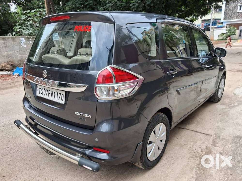 Maruti Suzuki Ertiga Vxi At Petrol, 2017, Petrol