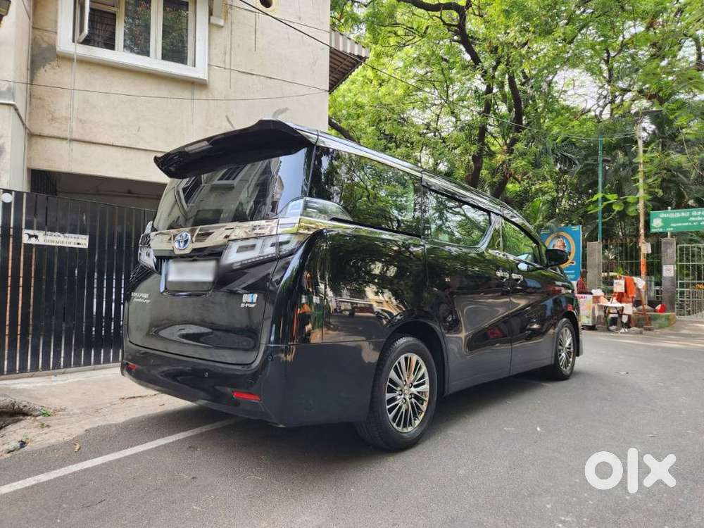 Toyota Vellfire 2.5 Executive Lounge, 2020, Petrol