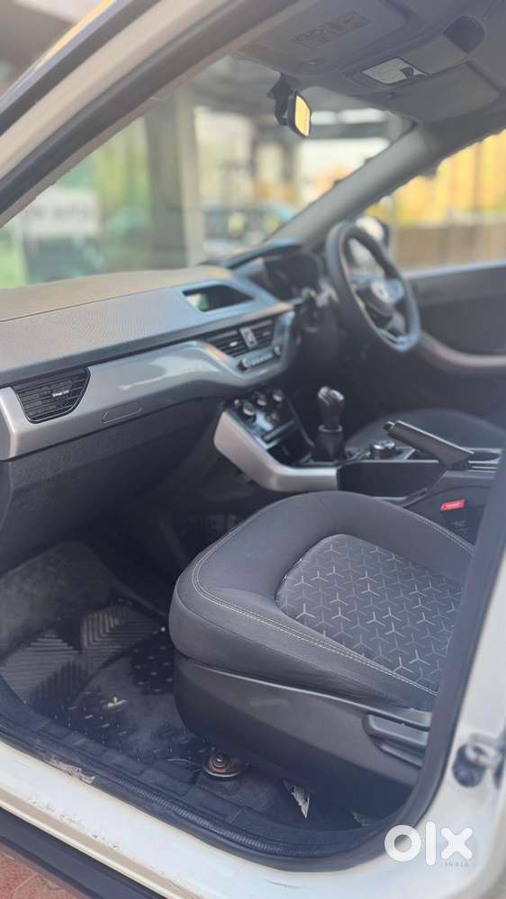 Tata Nexon 1.5 Revotorq Xm (s), 2021, Petrol