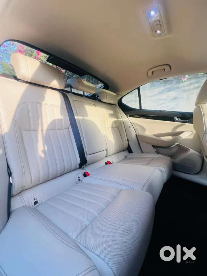 Skoda Superb 2.0 L&k Tsi At, 2022, Petrol