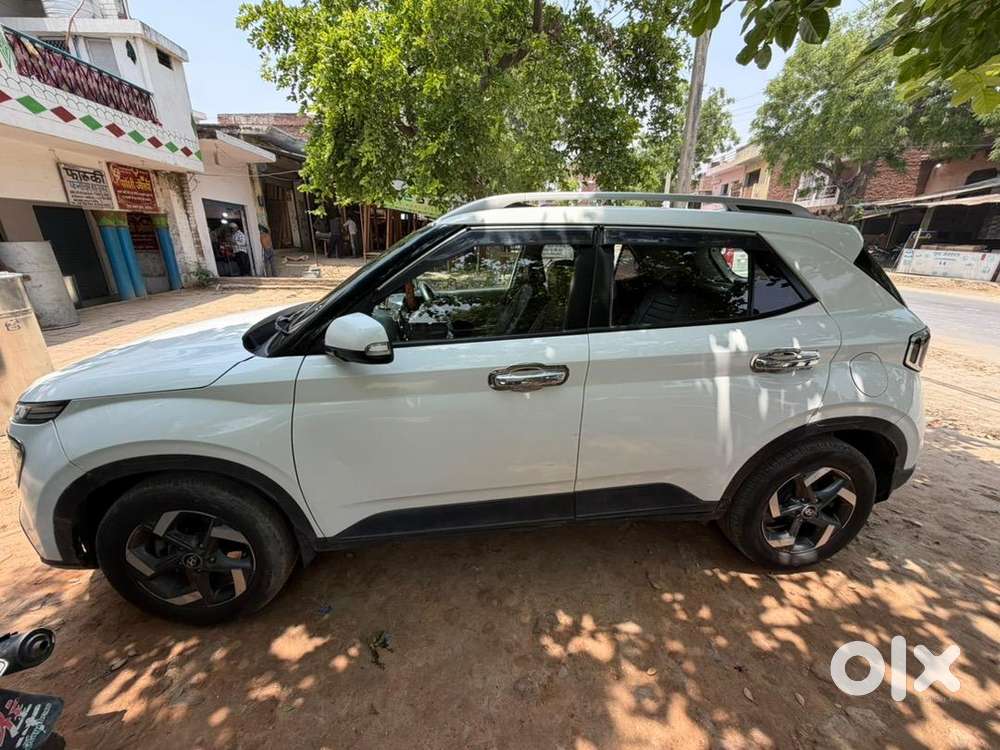 Hyundai  Venue Diesel Car 2019 In Best Condition With Sunroof