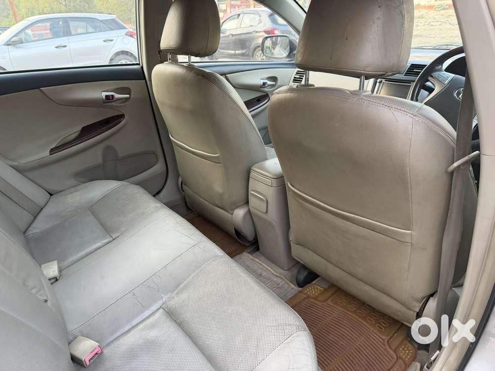 Toyota Corolla Altis 1.8 Sportz, 2011, Petrol