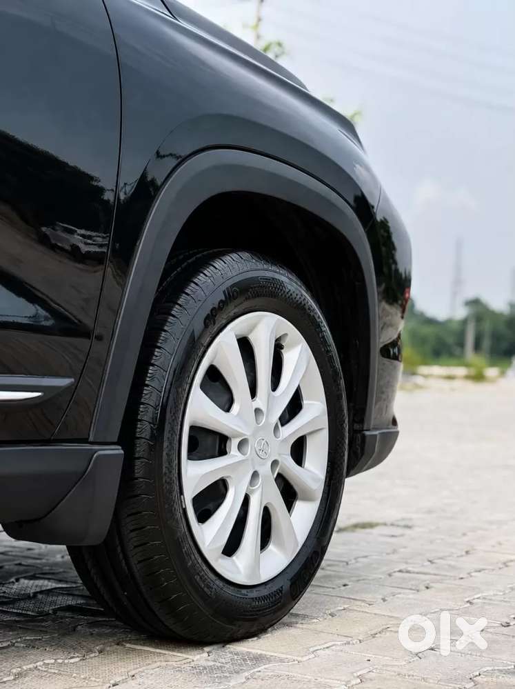 Toyota Urban Cruiser Hyryder, 2026, Petrol