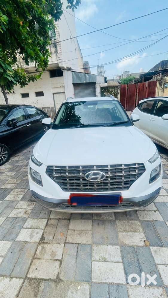 Hyundai Venue Petrol 2021