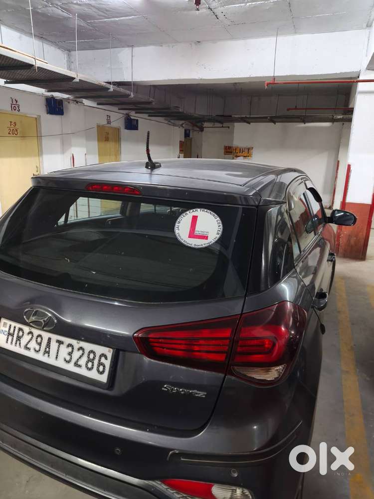 Well Maintained 1st Owner I20