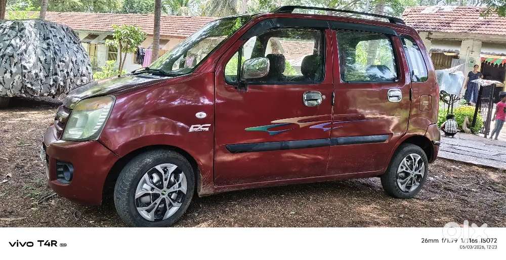 Power Steering. And Ac.. And Remote Centre Lock