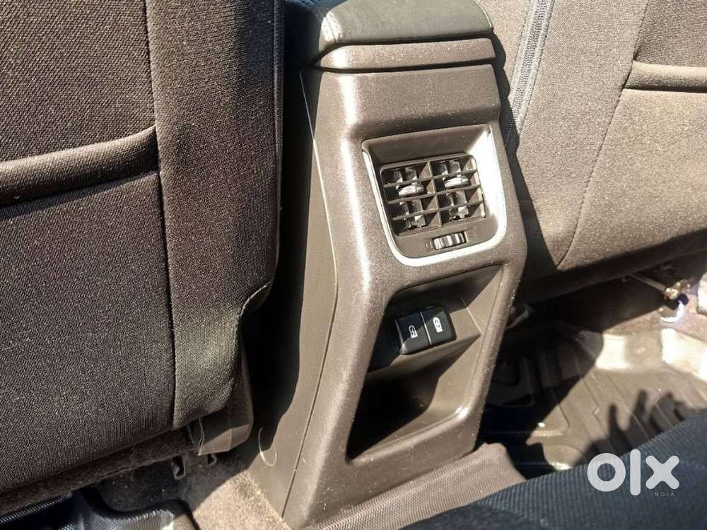 Maruti Suzuki Grand Vitara 1.5 Zeta Plus Intelligent Hybrid Ecvt, 20..