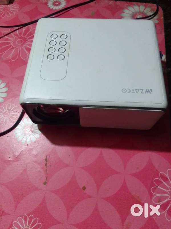 Projector waztco yuva+