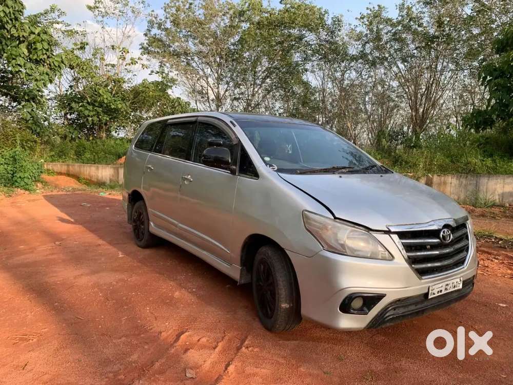 Toyota Innova 2006 Diesel 196000 Km Driven