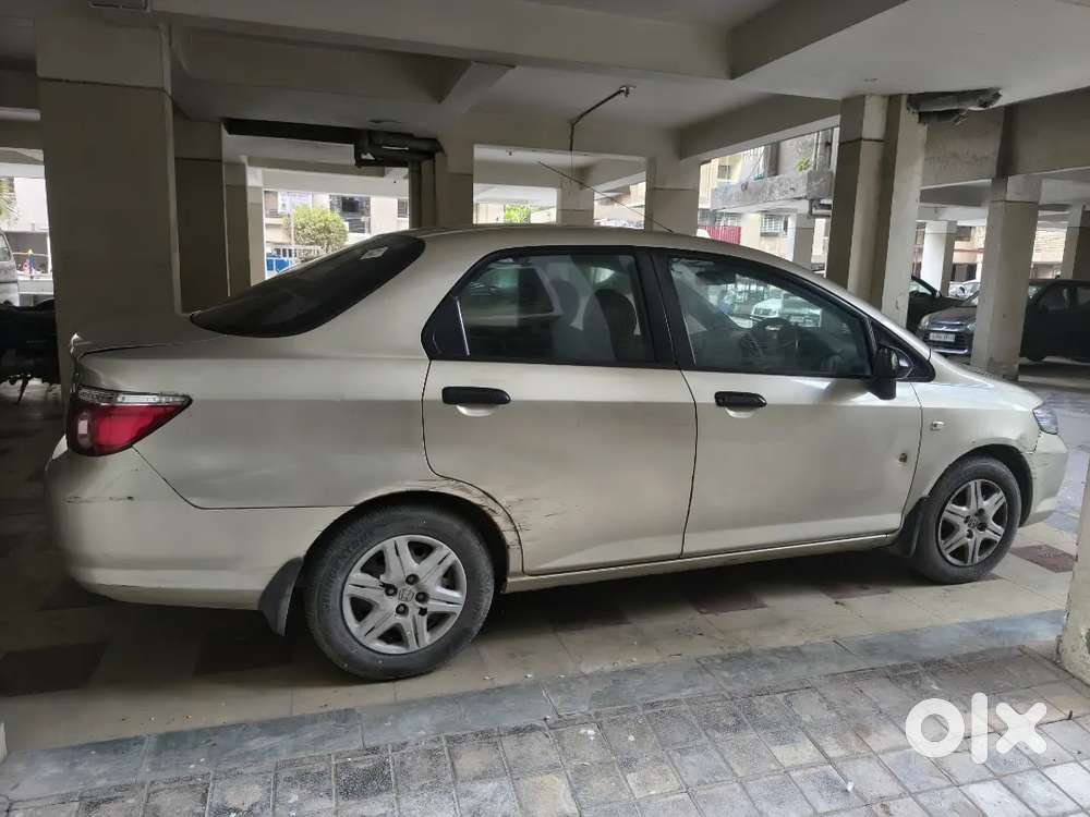Well-maintained Honda City Zx 2006 Manual  Gj-06 Passing