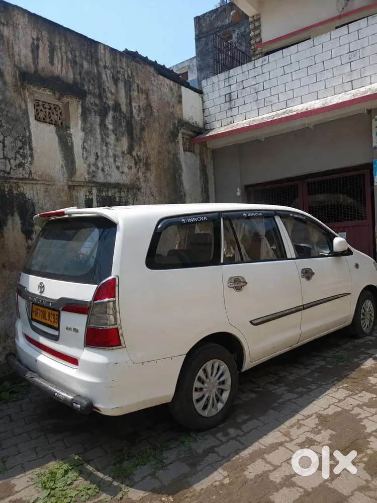 Innova 2016 - Well Maintained