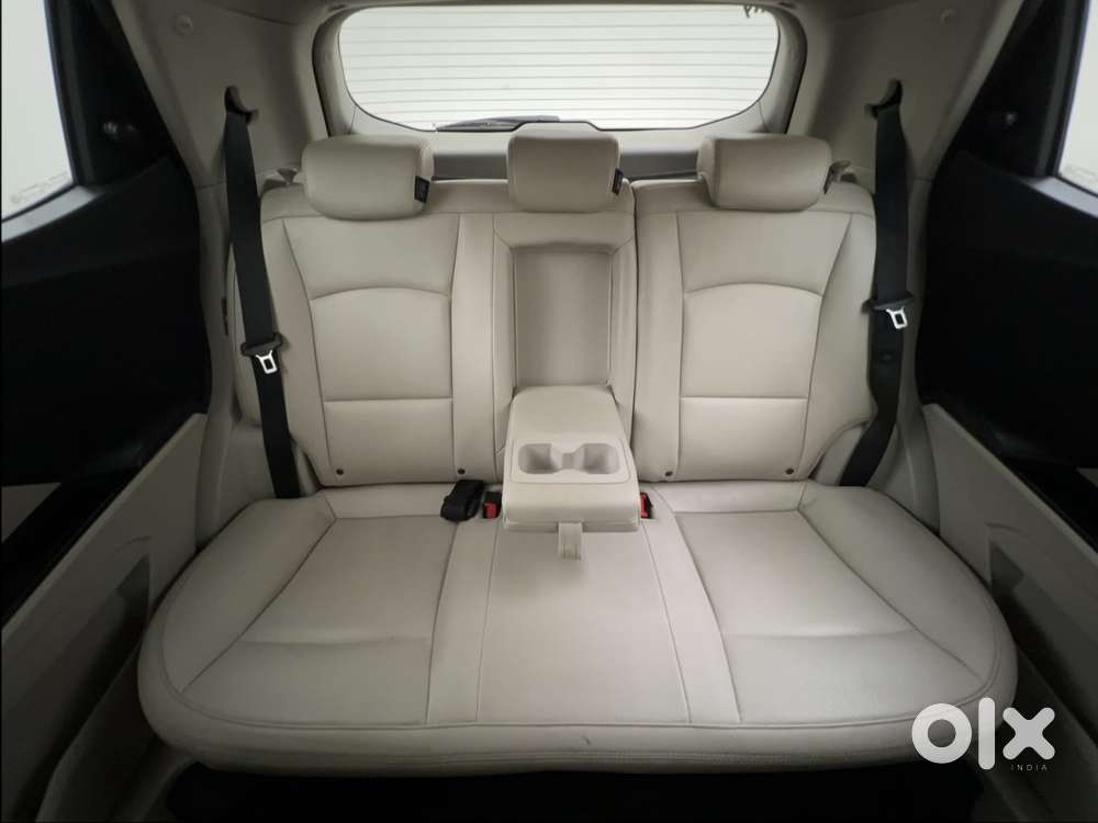 Mahindra Xuv300 1.2 W8 (o) Amt Petrol, 2022, Petrol