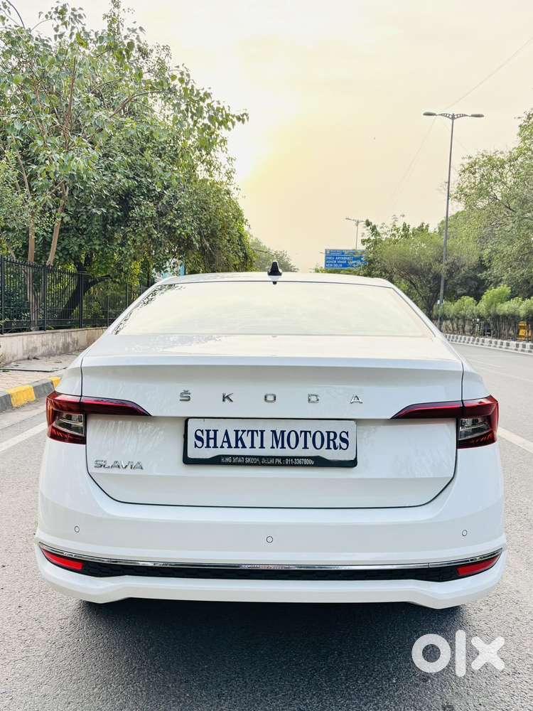 Skoda Slavia Style 1.0l Tsi At, 2023, Petrol