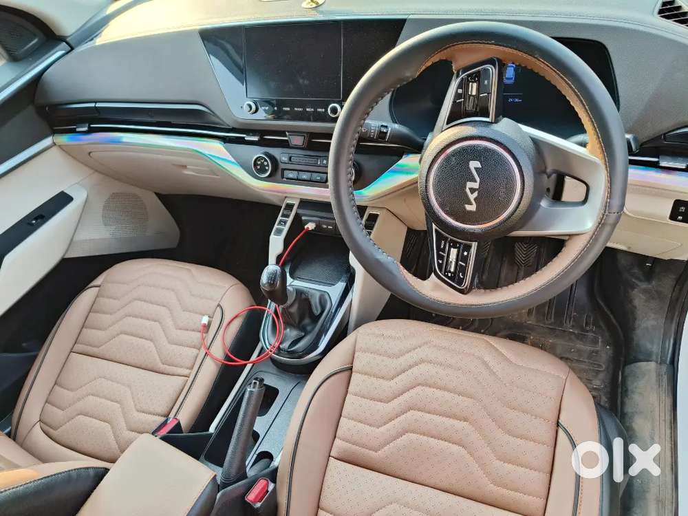 1st Owner Kia Carens Prestige 1.5 Ltr Car Very Good Condition For 10.5