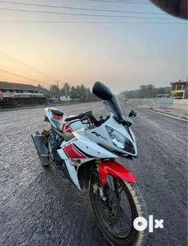 Yamaha r15 v2 online second hand