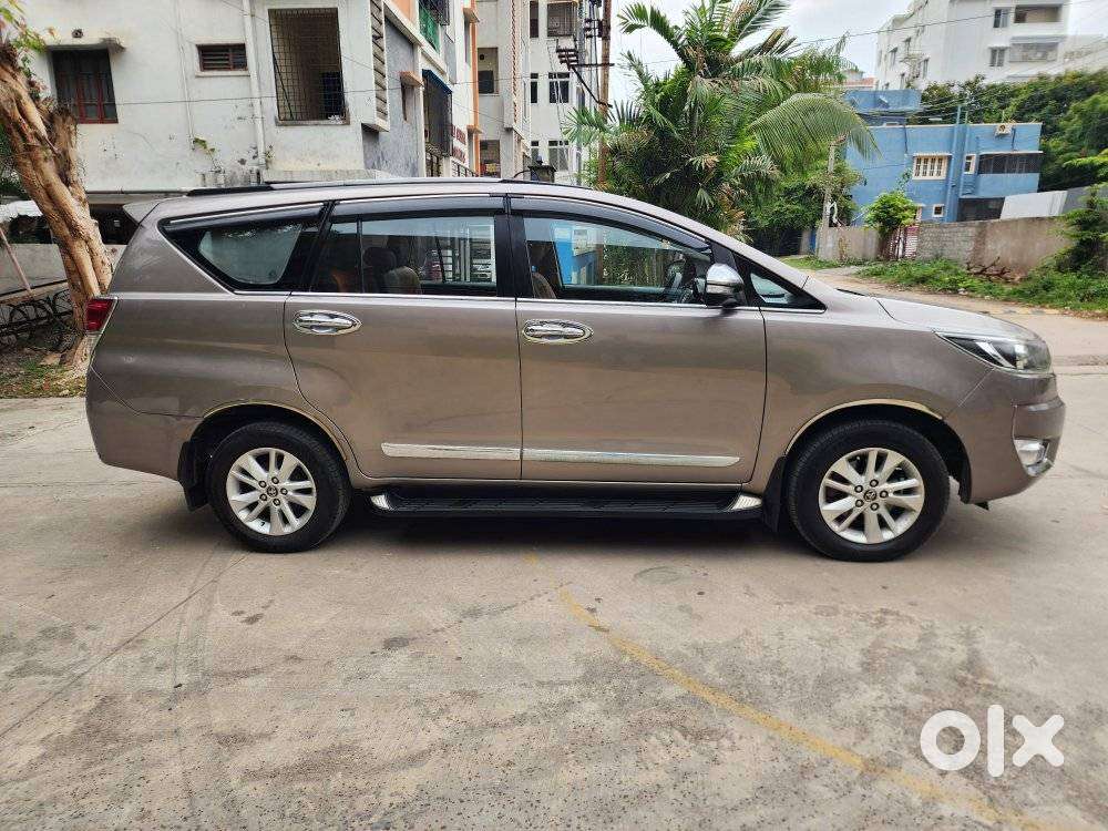 Toyota Innova Crysta 2.4 G Mt 8s, 2017, Diesel