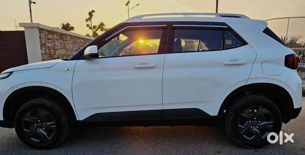 Hyundai Venue S 1.2 Petrol, 2023, Petrol