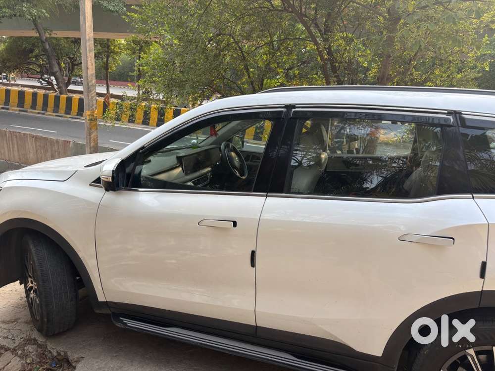 Mahindra Xuv700 2022 Ax7l Petrol Well Maintained