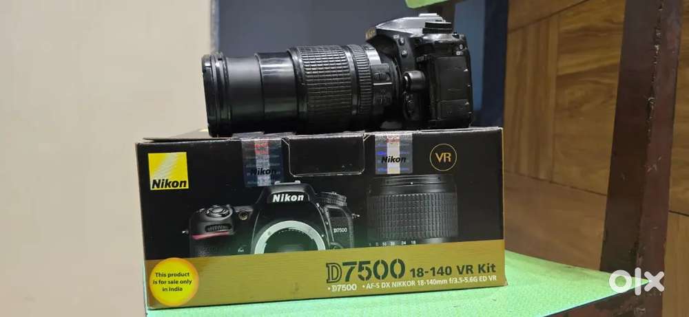 Nikon D7500 good condition bill box charger all original available