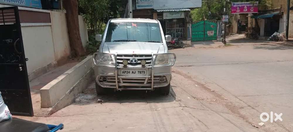 Tata Sumo Grande 2010