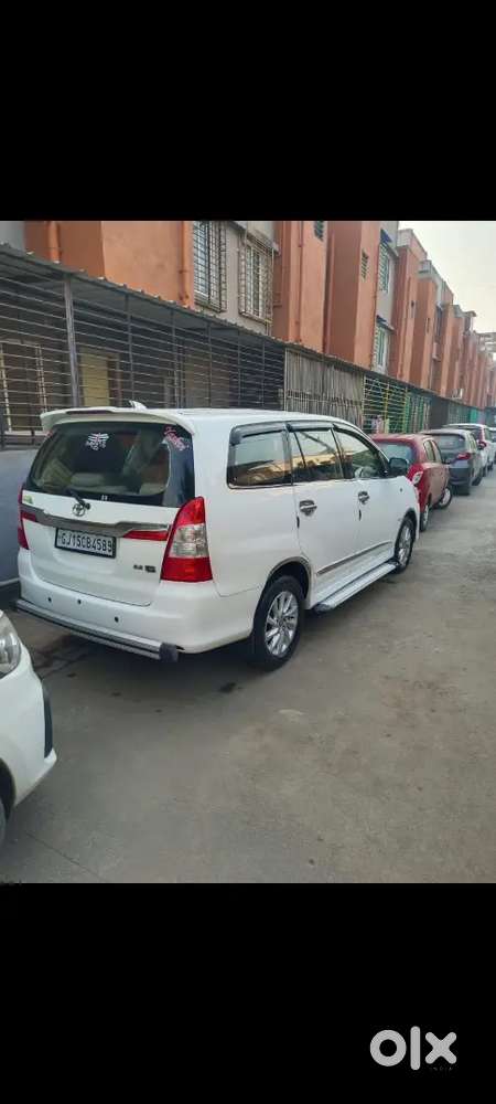 Toyota Innova 2014 Diesel 130000 Km Driven