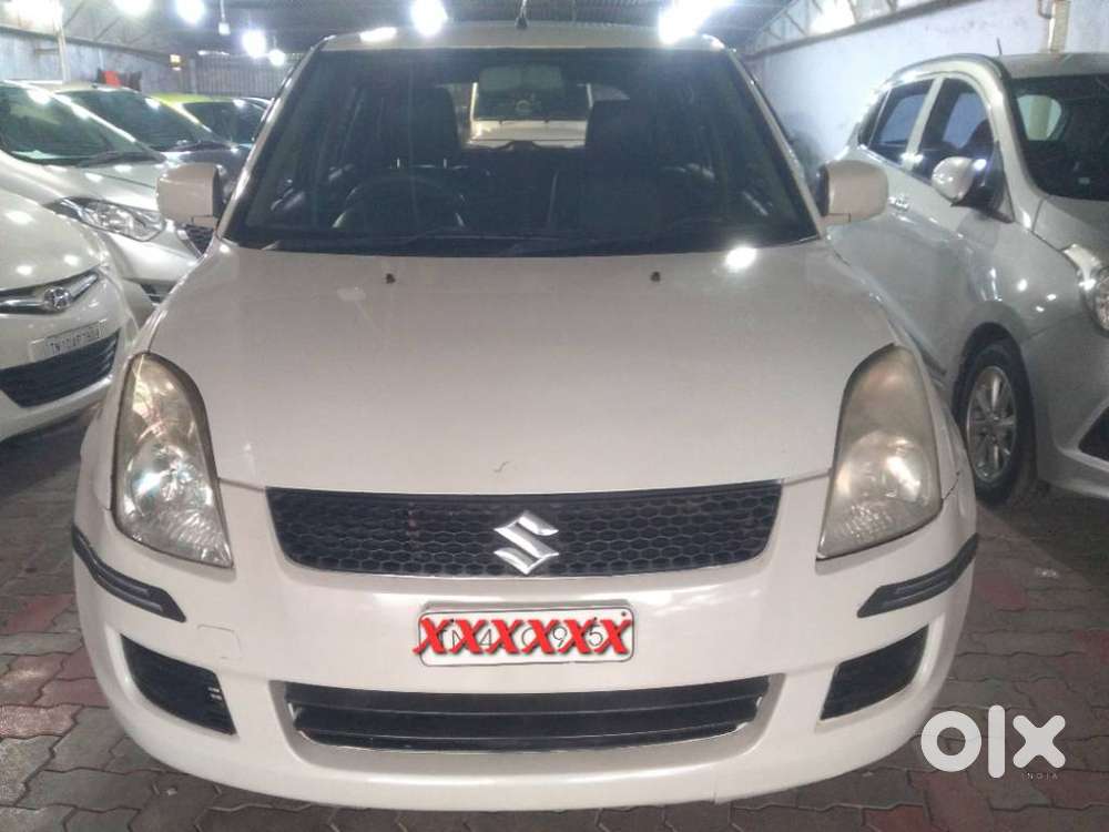 Maruti Suzuki Swift Lxi Bsiv, 2010, Petrol