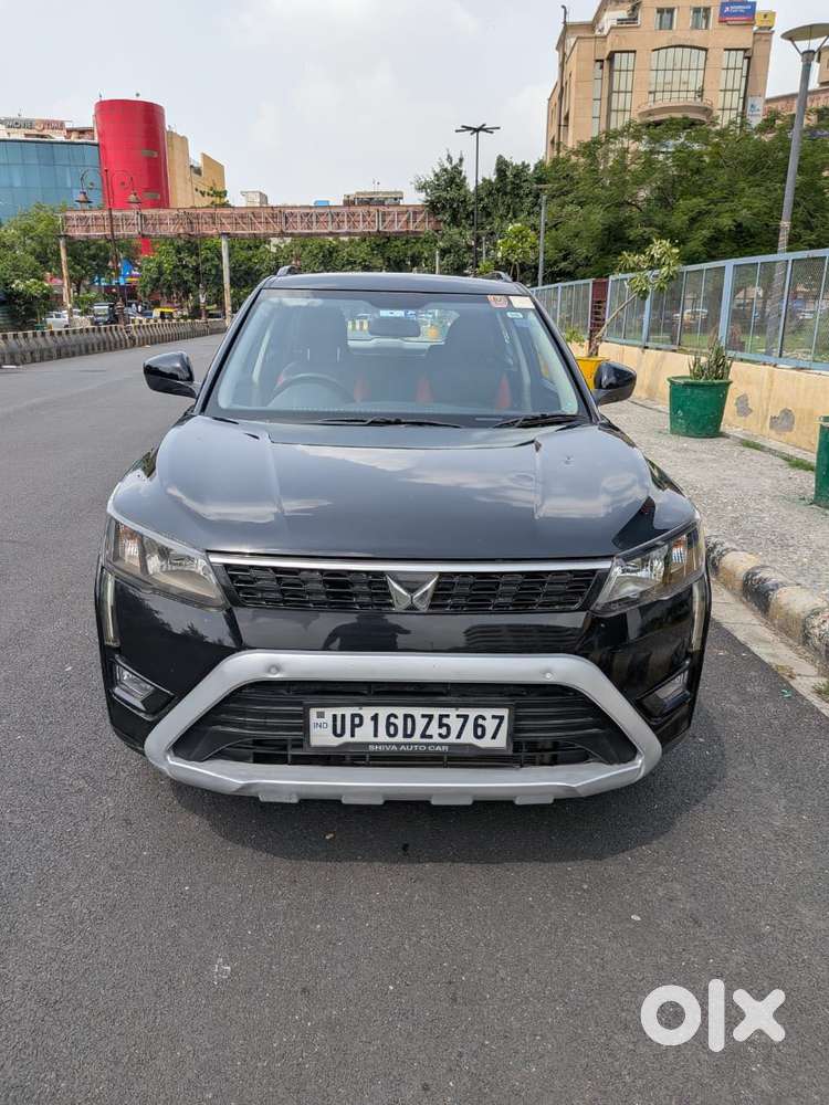 Mahindra Xuv300 W8, 2023, Petrol