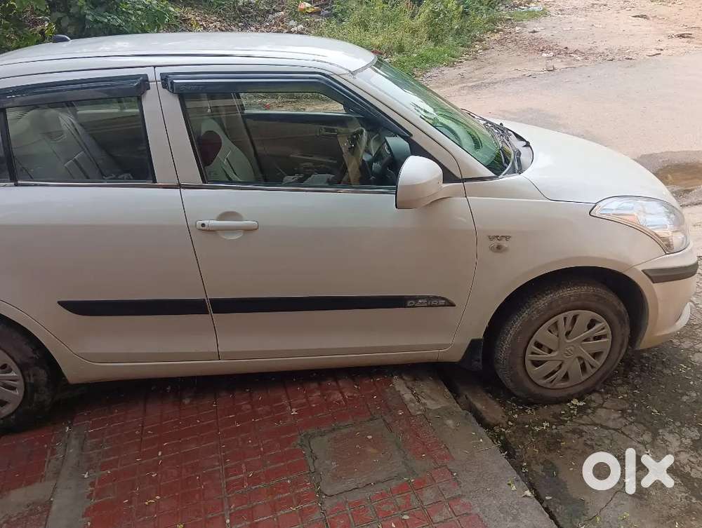 Maruti Suzuki Dzire 2015 Lxi, Cng