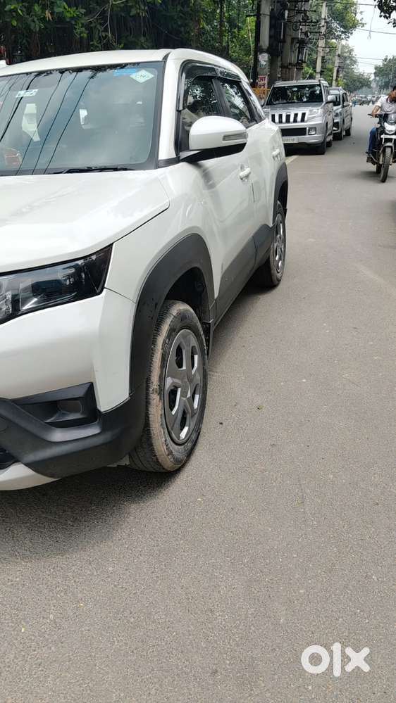Maruti Suzuki Brezza 1.5 Lxi Cng, 2024, Cng & Hybrids