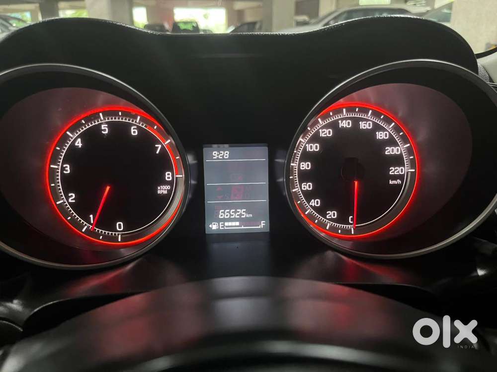 Maruti Suzuki Swift 1.2 Vxi (o), 2022, Petrol