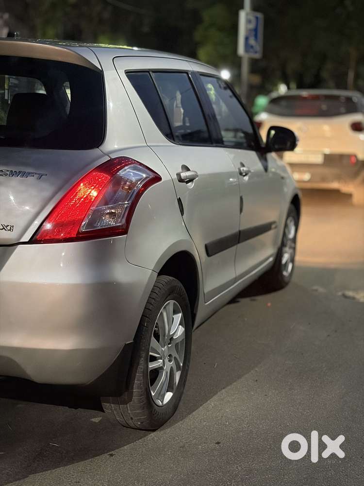 Maruti Suzuki Swift Zxi, 2012, Petrol