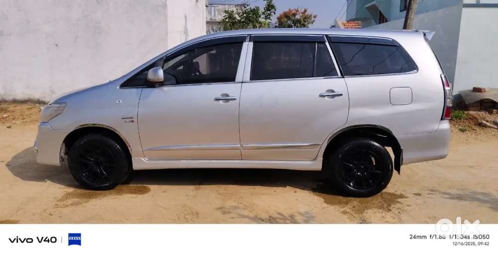 Toyota Innova 2013 Diesel Well Maintained